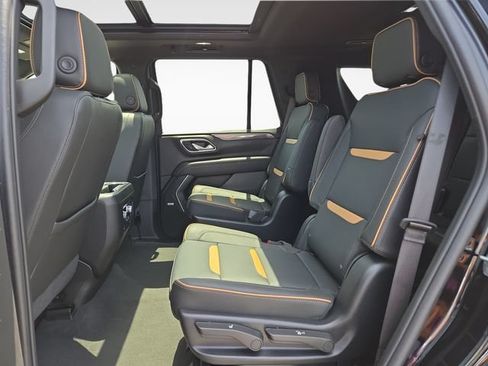 Used 2024 GMC Yukon AT4 w/ AT4 Premium Package AWD/4WD image 13