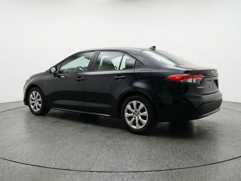 Used 2025 Toyota Corolla LE image 6
