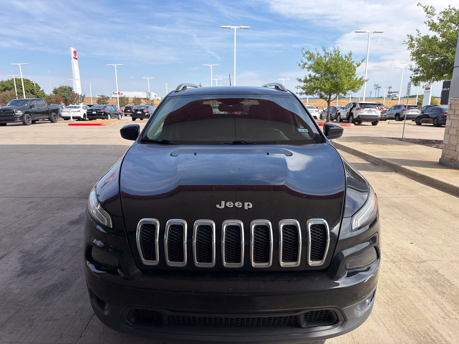 Used 2016 Jeep Cherokee Latitude FWD image 25