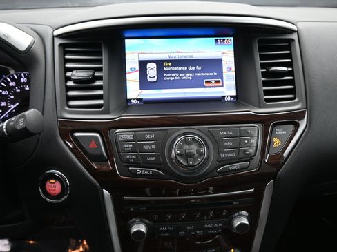 Used 2013 Nissan Pathfinder Platinum image 13