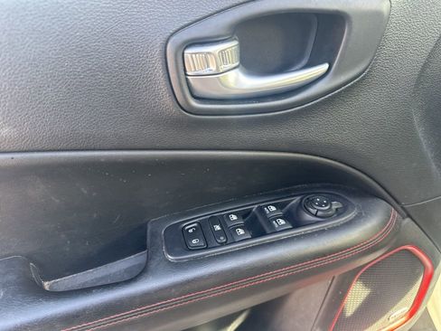 Used 2019 Jeep Compass Trailhawk w/ Cold Weather Group image 18