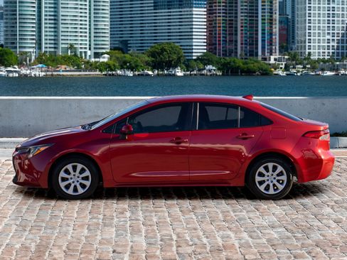 Used 2020 Toyota Corolla LE image 8