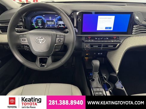 Used 2026 Toyota Camry XLE FWD image 8