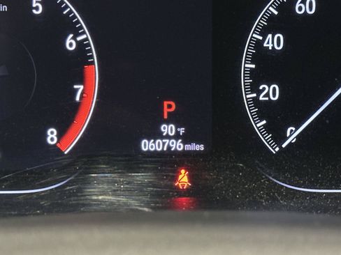 Used 2018 Honda Accord Touring image 19