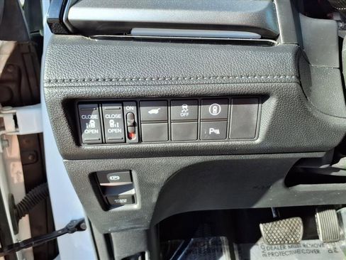 Used 2023 Honda Odyssey Touring image 25