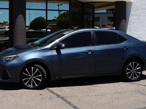 Used 2017 Toyota Corolla SE w/ SE Premium Package FWD image 4
