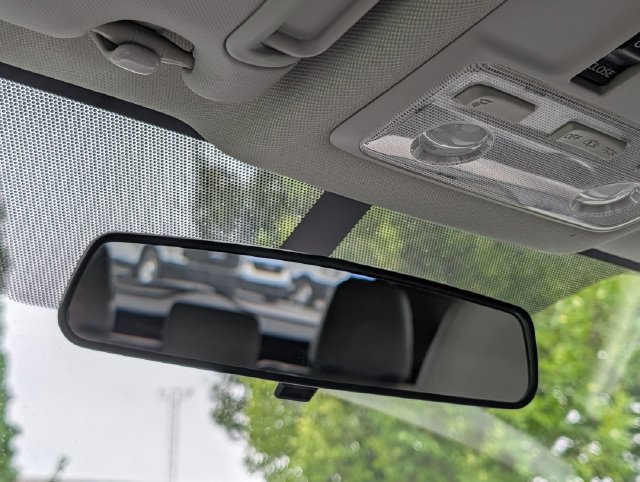 Used 2015 Toyota RAV4 XLE FWD image 23