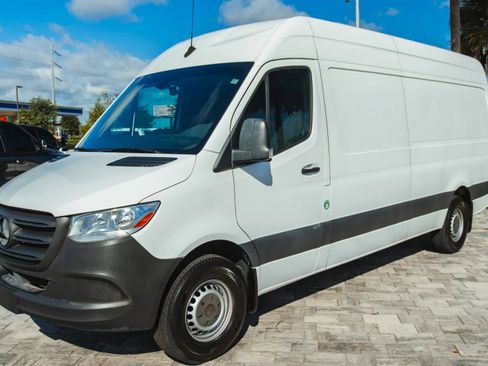 Used 2020 Mercedes-Benz Sprinter 2500 w/ Driver Convenience Package image 5