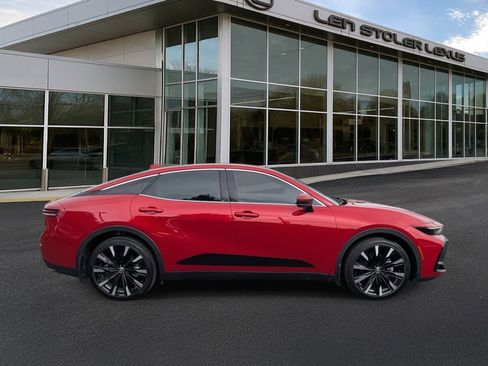 Used 2023 Toyota Crown Platinum image 3