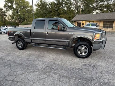 Used 2005 Ford F250 Lariat image 12