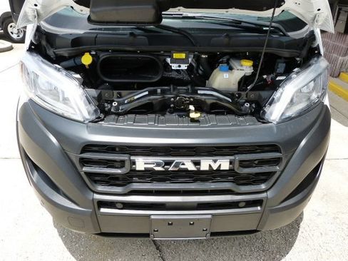 Used 2025 RAM ProMaster 2500 w/ Safety Group FWD image 9