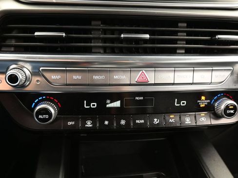 Used 2022 Kia Telluride LX FWD image 25