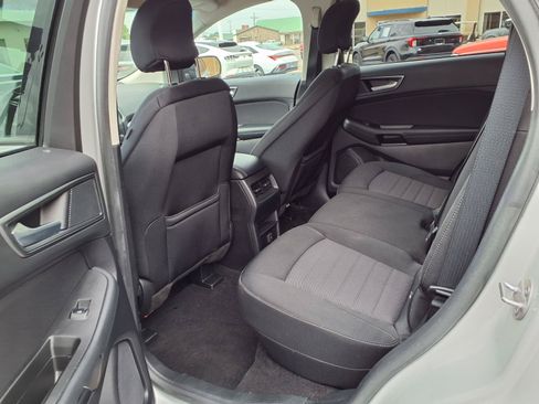 Used 2019 Ford Edge SE FWD image 13