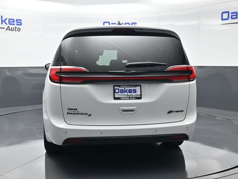 Used 2024 Chrysler Pacifica Limited FWD image 7
