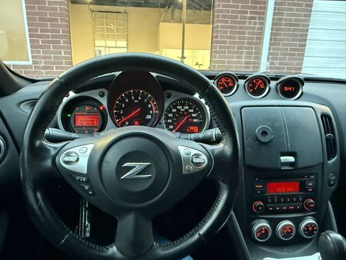 Used 2016 Nissan 370Z Coupe image 14