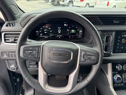 Used 2023 GMC Yukon XL Denali w/ Max Trailering Package image 15