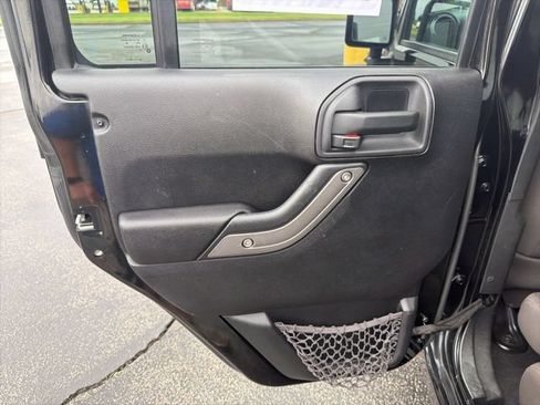 Used 2012 Jeep Wrangler Unlimited Sport AWD/4WD image 23