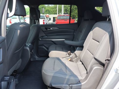 Used 2024 Chevrolet Traverse LT w/ LPO, Floor Liner Package FWD image 27