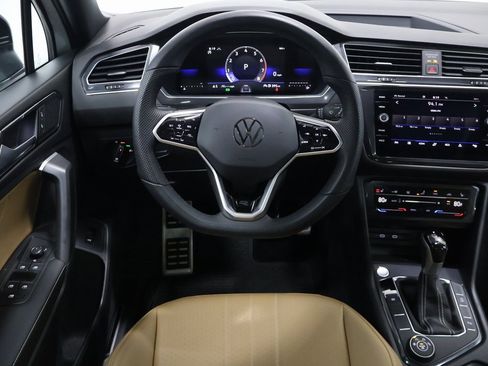 Used 2024 Volkswagen Tiguan SE R-Line image 16