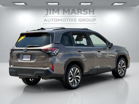 Used 2025 Subaru Forester Touring AWD/4WD image 6