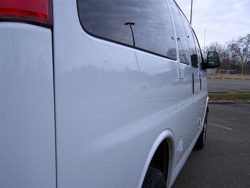 Used 2017 Chevrolet Express 2500 LT w/ LT Preferred Equipment Group image 22