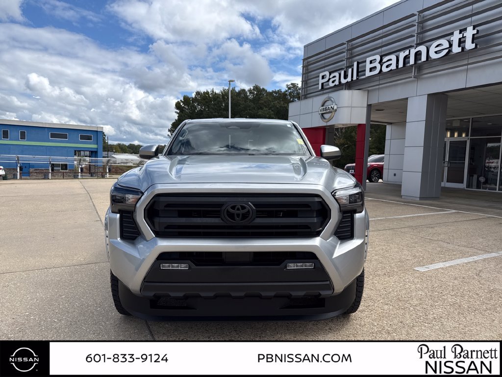 Used 2024 Toyota Tacoma SR5 AWD/4WD image 17