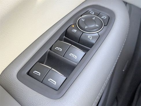 Used 2021 Cadillac XT5 Premium Luxury w/ LPO, Floor Liner Package image 29