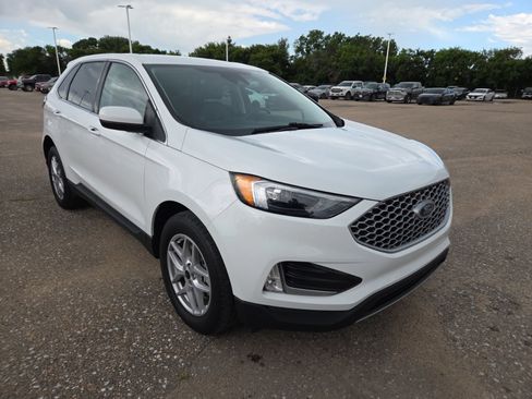 Used 2023 Ford Edge SEL w/ Convenience Package AWD/4WD image 6