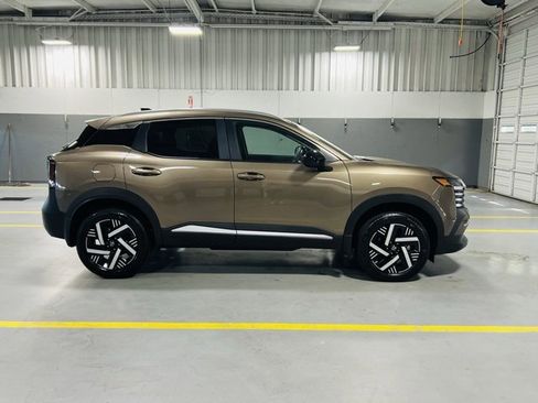 New 2026 Nissan Kicks SV image 16