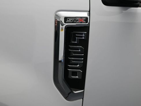 Used 2020 Ford F250 XL w/ STX Appearance Package image 27