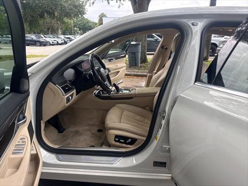 Used 2020 BMW 740i w/ Cold Weather Package RWD image 21