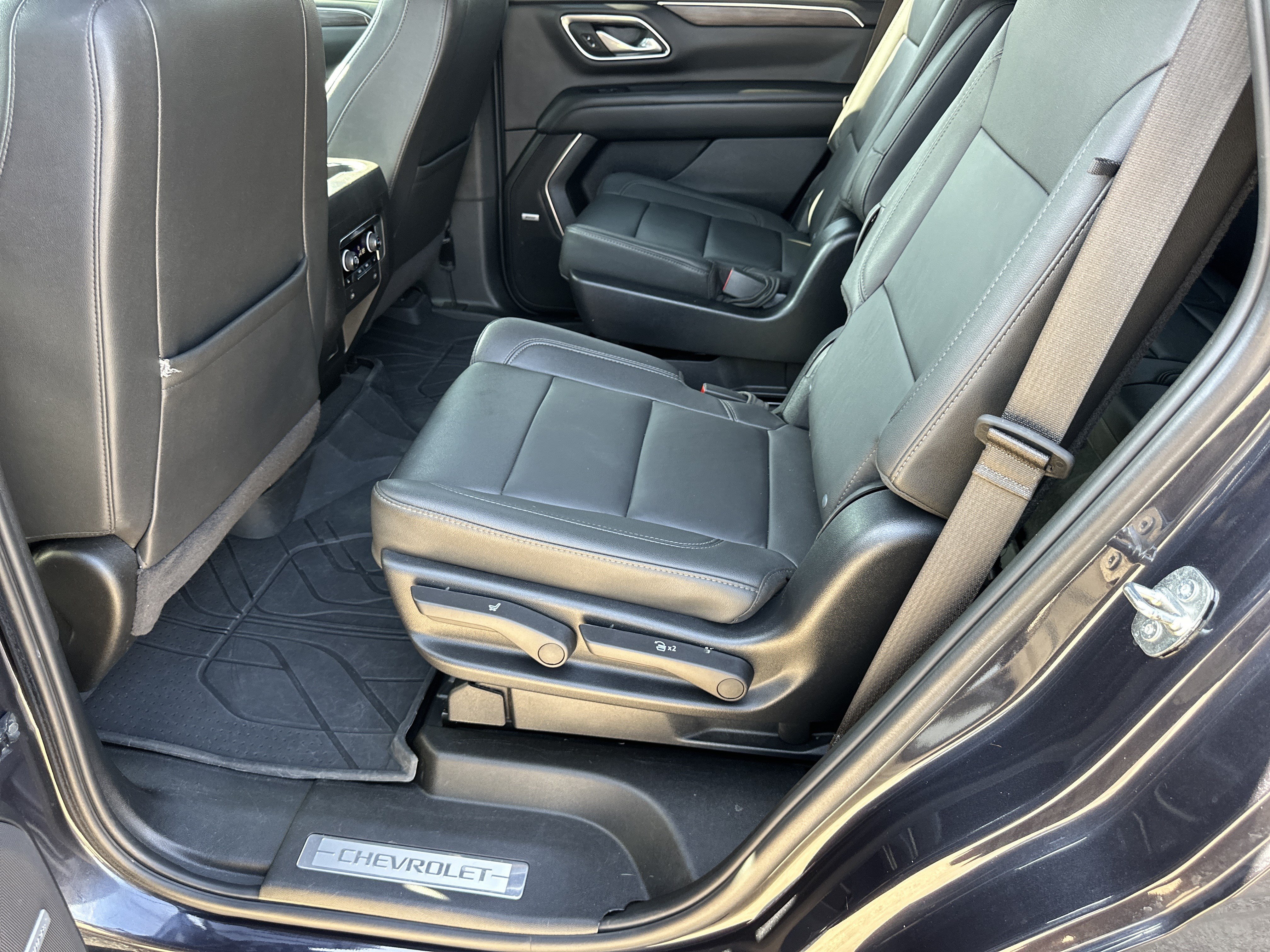 Certified 2024 Chevrolet Tahoe Z71 w/ Luxury Package AWD/4WD image 23