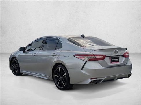 Used 2018 Toyota Camry XSE image 8