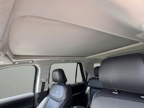 Used 2025 Ford Expedition Platinum AWD/4WD image 14