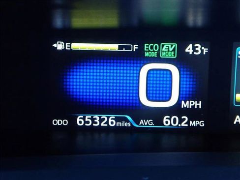 Used 2020 Toyota Prius Prime LE image 22