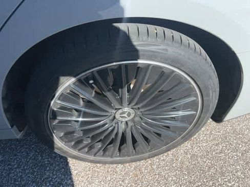 Used 2025 Mercedes-Benz E 350 4MATIC Sedan image 6