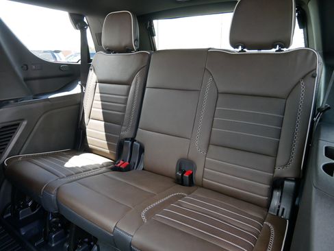New 2026 GMC Yukon Denali Ultimate AWD/4WD image 8