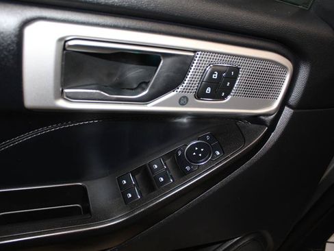 Used 2020 Ford Explorer Limited RWD image 28