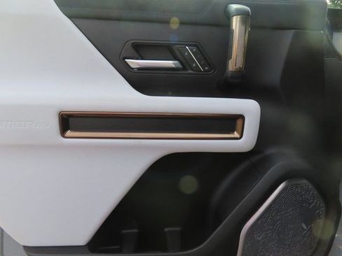 Used 2024 GMC Hummer EV 2X image 11