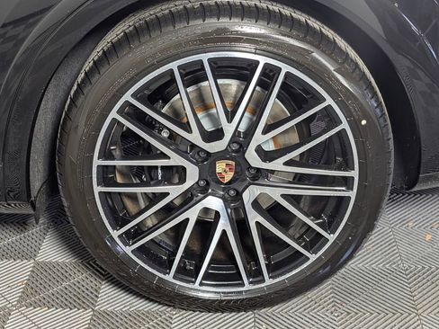 New 2026 Porsche Cayenne GTS image 12