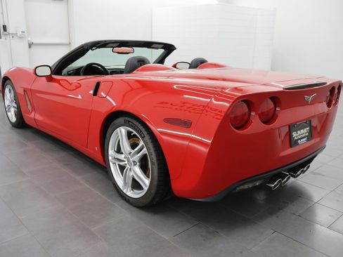 Used 2006 Chevrolet Corvette Convertible w/ Preferred Equipment Group RWD image 6