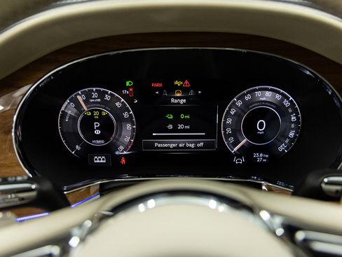 New 2026 Bentley Flying Spur Plug-In Hybrid image 22