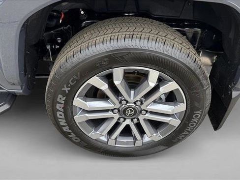 Certified 2025 Toyota 4Runner Limited w/ Tow Technology Package AWD/4WD image 9
