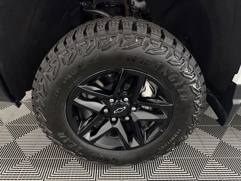 Used 2025 Chevrolet Silverado 1500 Custom Trail Boss image 12