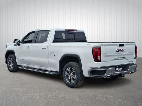 New 2026 GMC Sierra 1500 SLE w/ X31 Off-Road Package image 3