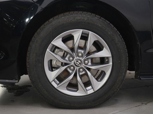 Used 2024 Toyota Sienna LE image 28