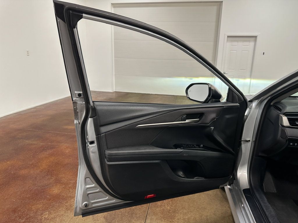 Used 2025 Toyota Camry LE FWD image 61