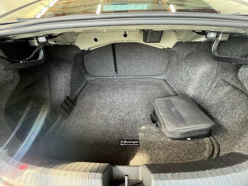 Certified 2022 Volkswagen Jetta SE image 28