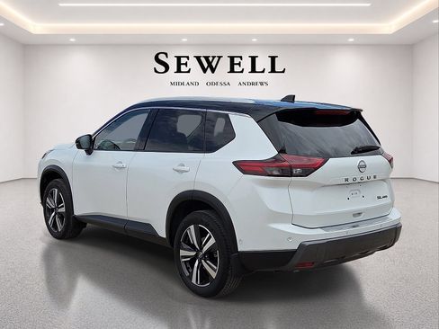 Used 2025 Nissan Rogue SL w/ SL Premium Package AWD/4WD image 3