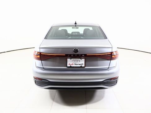Used 2025 Volkswagen Jetta Sport image 16